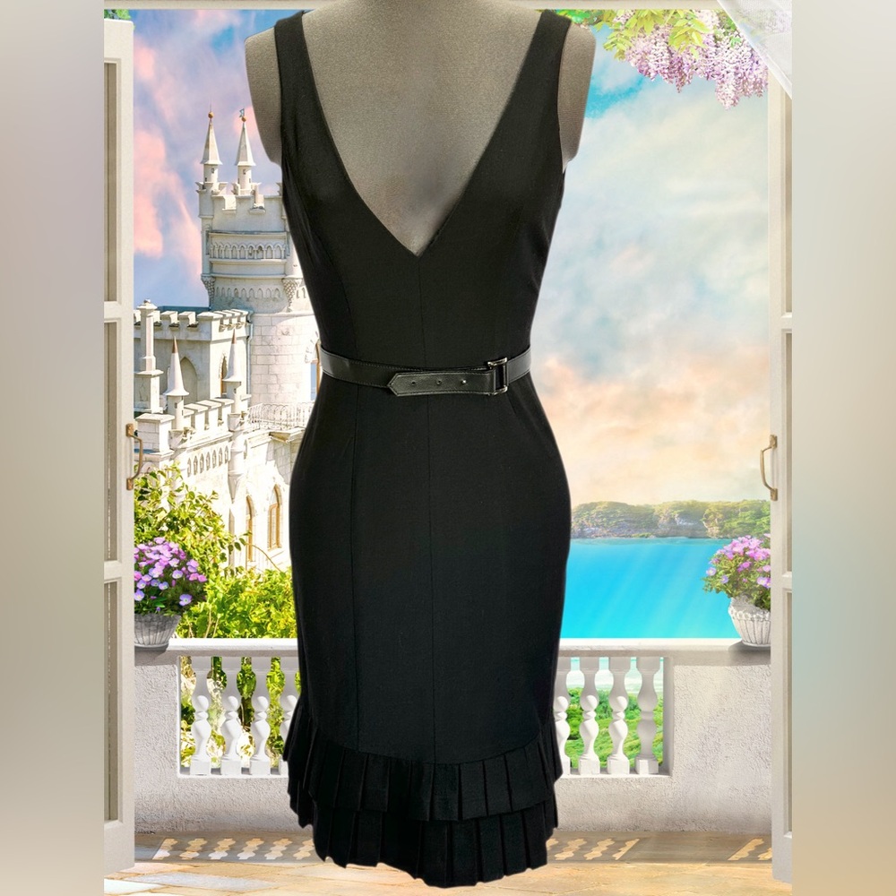 NWOT bebe Black Deep V-Neck & Back Bodycon Dress With Pleats @ Hemline S…